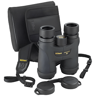 Бинокль Nikon Monarch 7 10x30